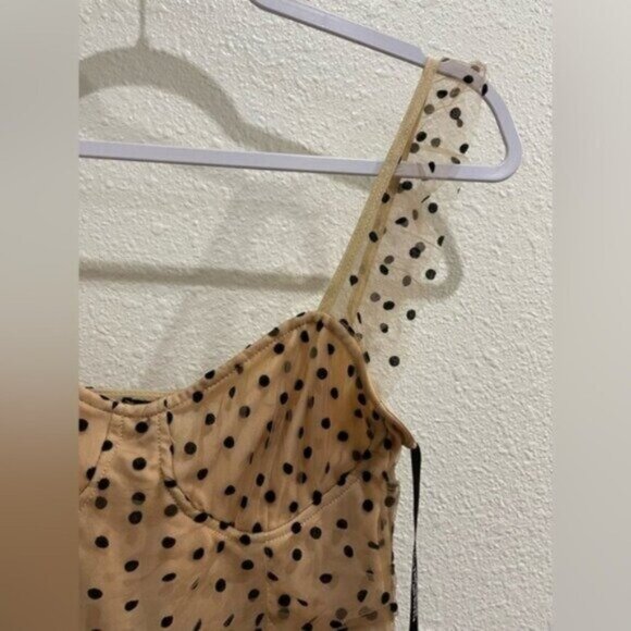 New PrettyLittleThing Lace Feminine Bodycon Mini Dress Ruffle Party Sweetheart - Picture 3 of 8